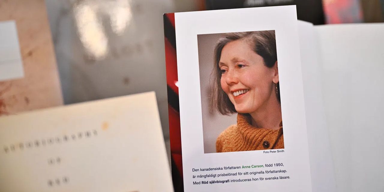 Anne Carsons svenska förlag rusar att få fram nya böcker