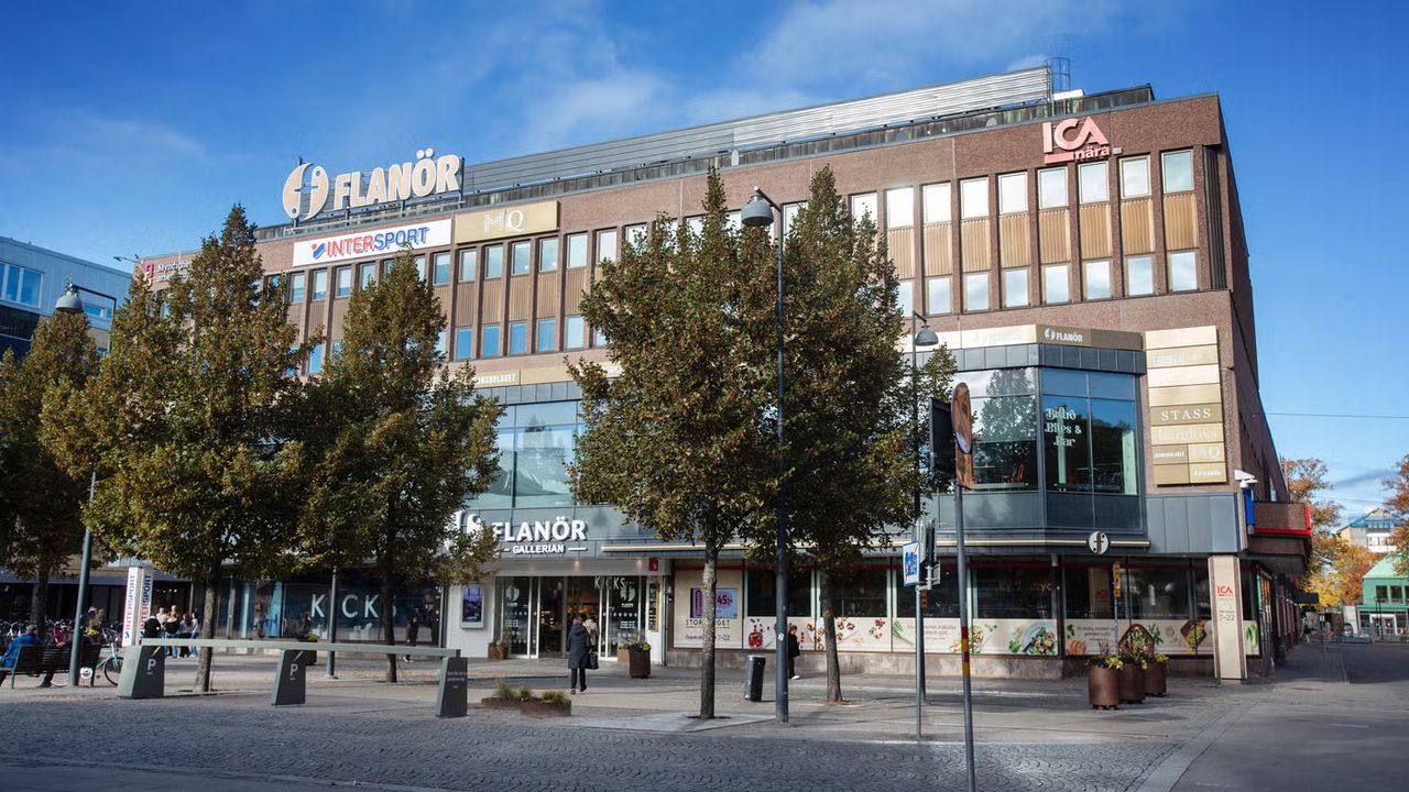 Flanören avslöjar sitt eget modemiss på bröllopet i GVFÖ