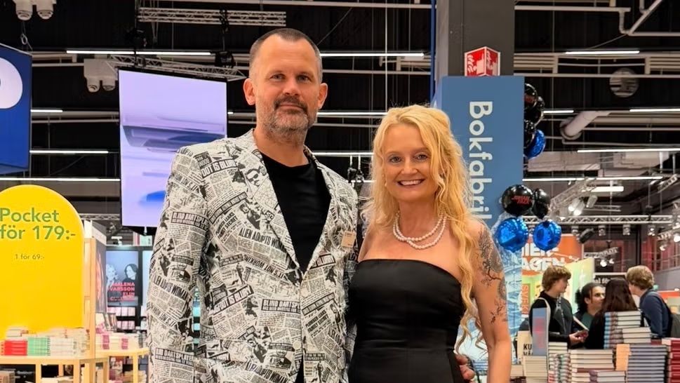 Jessica Eriksson Holm kritisk efter att ha strykits från Bokmässan