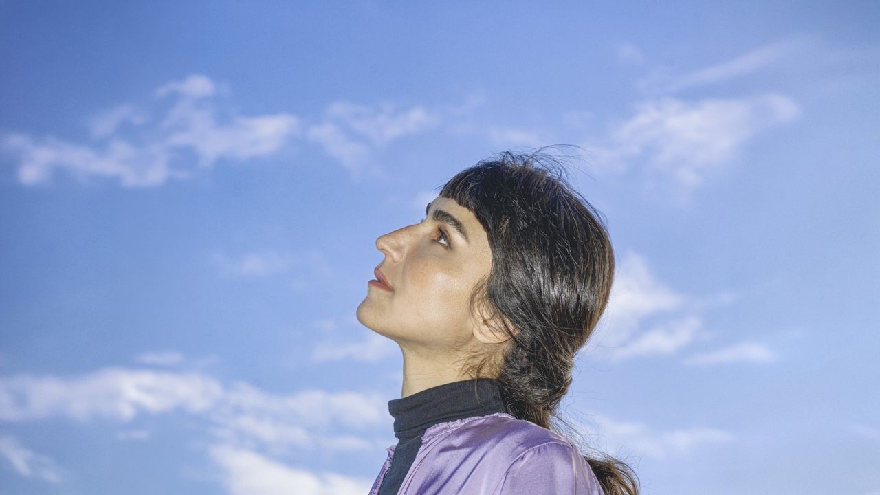 Laleh debuterar som författare med bok om sina föräldrar