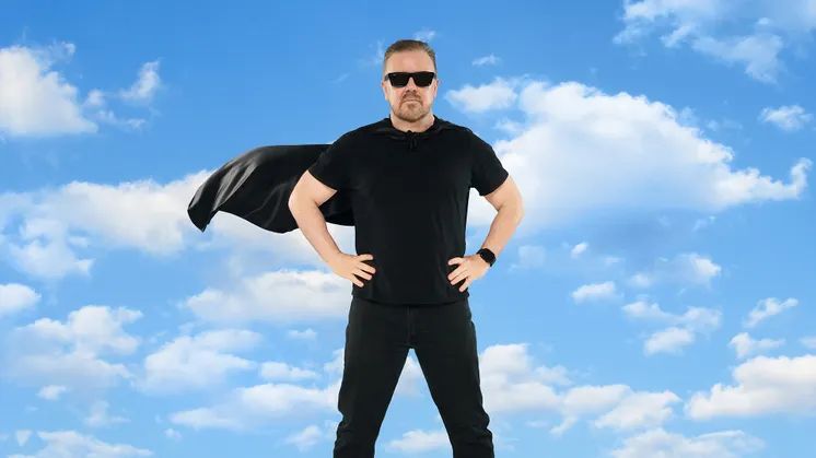 Ricky Gervais återvänder till Sverige med ståuppshowen Legend