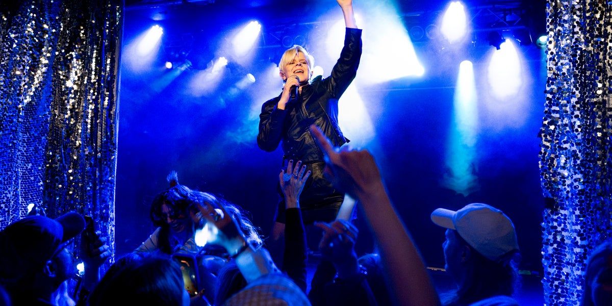 Robyn överraskade fans med oannonserad spelning på Debaser